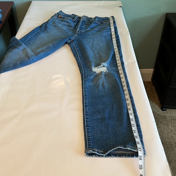 Levi’s Wedgie Straight High Rise Size 28 - Picture 9 of 16